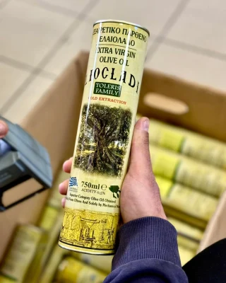 Instagram post from liocladi_. This post is in position 2.